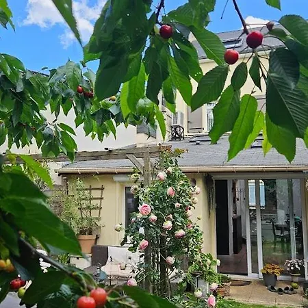 Aupres Du Parc, Votre Pied-a-terre Pour Le Circuit Des 24 Du Mans 3*